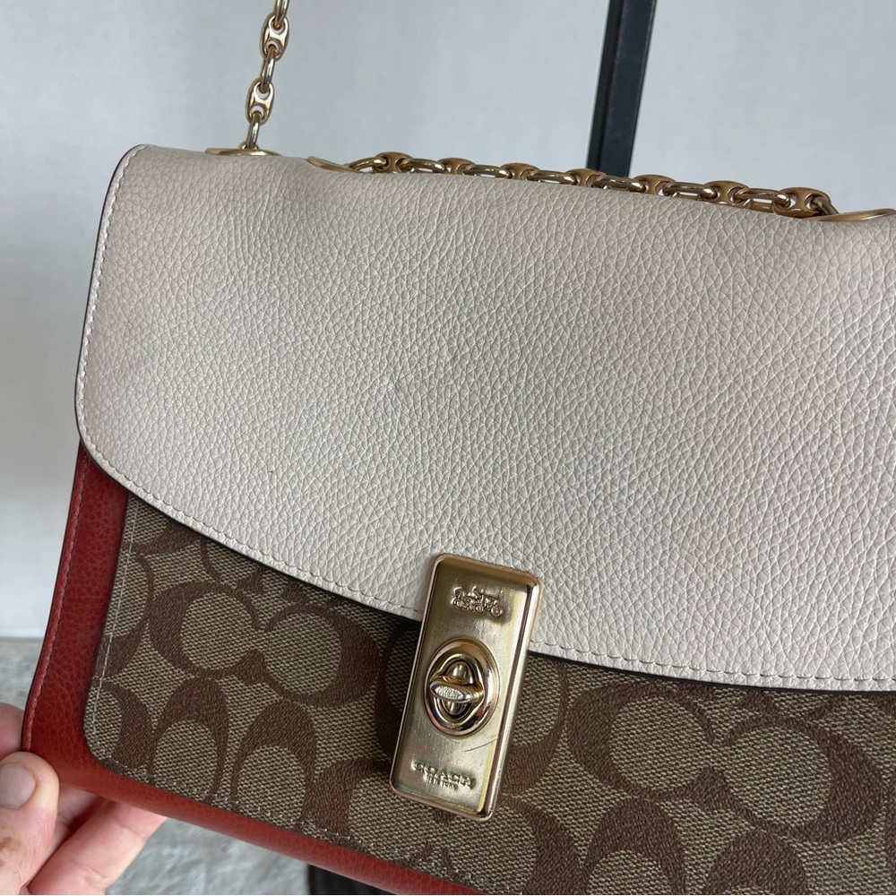 Coach LANE SHOULDER BAG IN COLORBLOCK SIGNATURE CANVAS - Picture 4 of 16